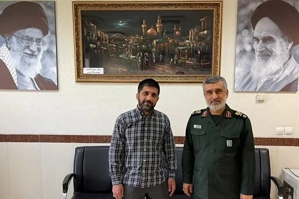 دبیر: خطر منافقان بیشتر از دشمنان خارجی است؛ راهی جز قوی شدن نداریم
