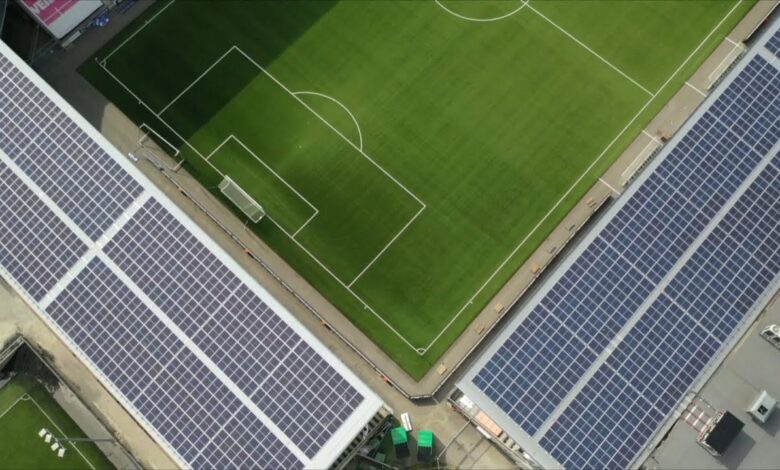 پنل خورشیدی در ورزشگاه