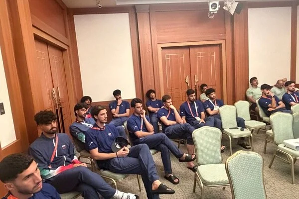 آنالیز امارات در جلسه عبدی با بازیکنان تیم فوتبال امید آنالیز امارات در جلسه عبدی با بازیکنان تیم فوتبال امید